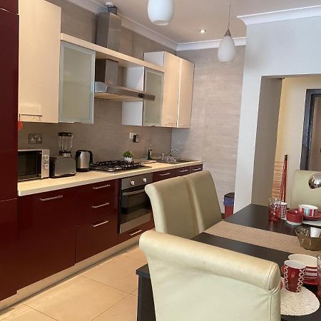 B Bakerstreet - Beautiful Two Bedroom Apartment Accra Eksteriør bilde