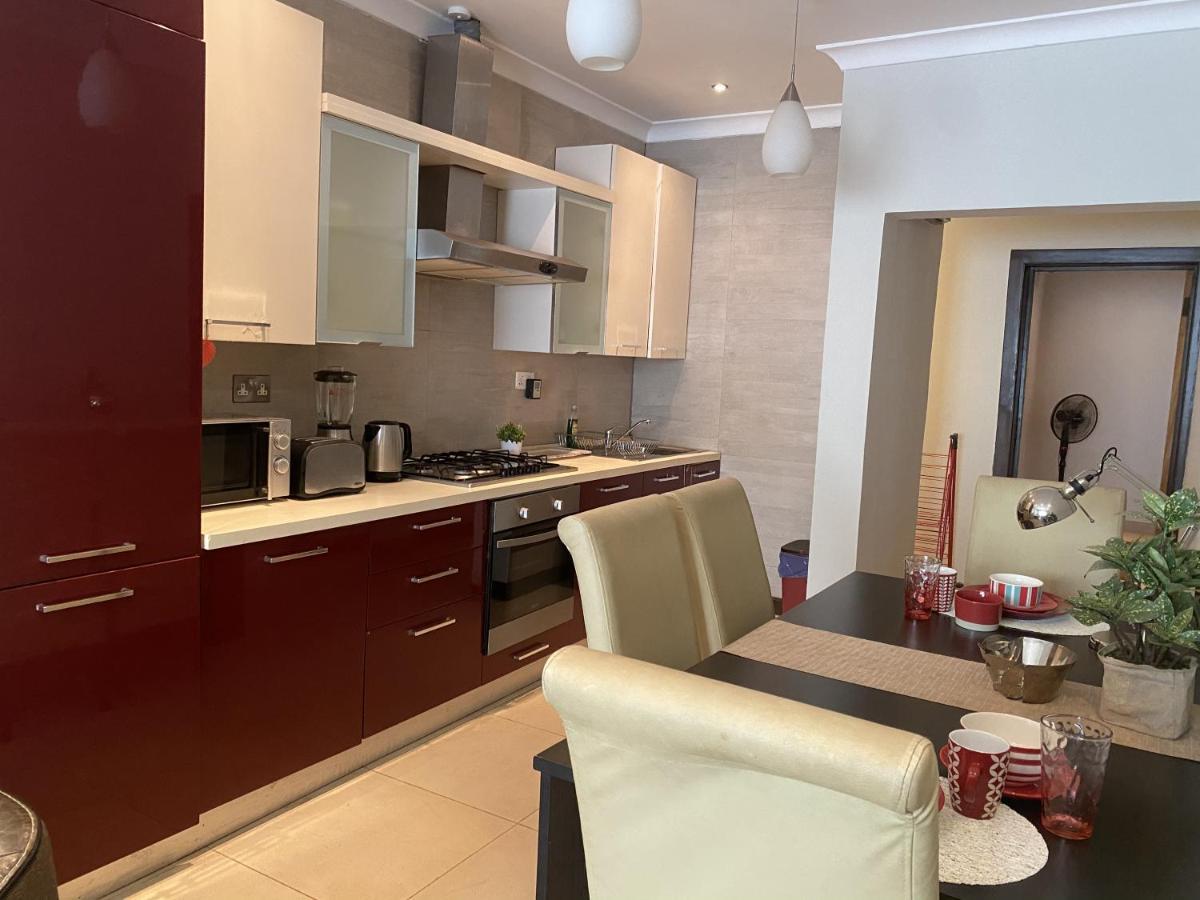 B Bakerstreet - Beautiful Two Bedroom Apartment Accra Eksteriør bilde